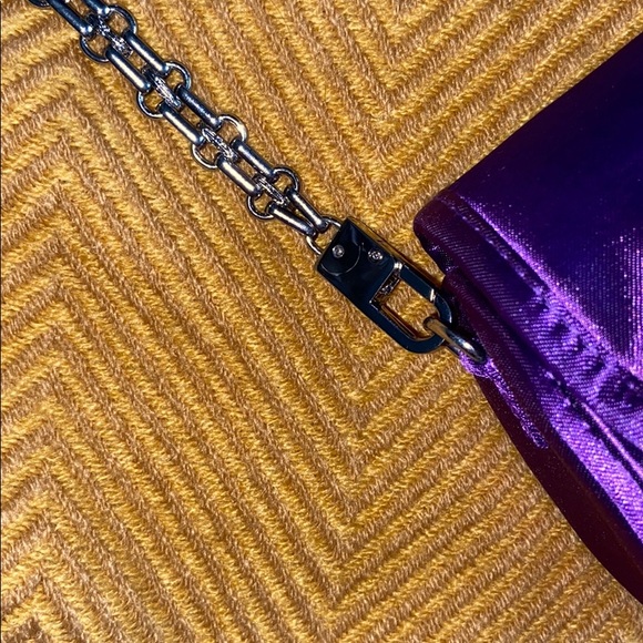 (CLOSET CLOSING FINAL SALE) NWT Younique Purple Satin Chain Clutch or Purse - Picture 3 of 7